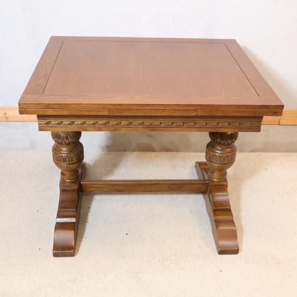 イギリス家具メーカーOld Charm(オールドチャーム)のオーク材 イギリス家具メーカーOld Charm(オールドチャーム)のオーク材