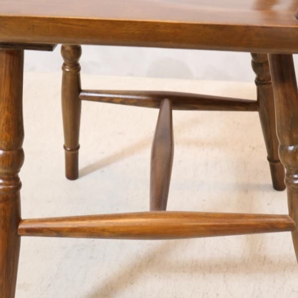 イギリス家具メーカーOld Charm(オールドチャーム)のオーク材 イギリス家具メーカーOld Charm(オールドチャーム)のオーク材