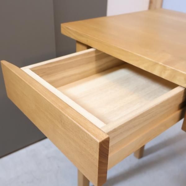 稀少なタモ材を使用した無印良品(MUJI)のパーソナルデスク 稀少なタモ材を使用した無印良品(MUJI)のパーソナルデスク