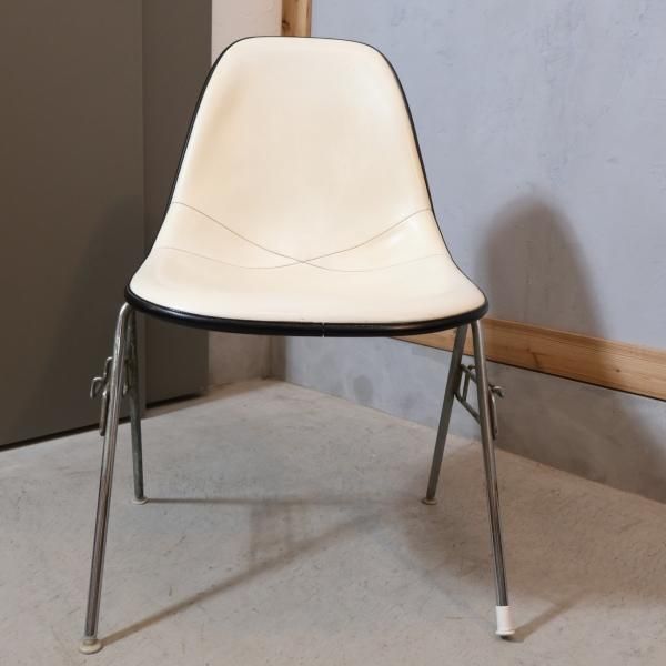 Hermanmiller(ハーマンミラー)社のイームズ スタッキングベース Hermanmiller(ハーマンミラー)社のイームズ スタッキングベース