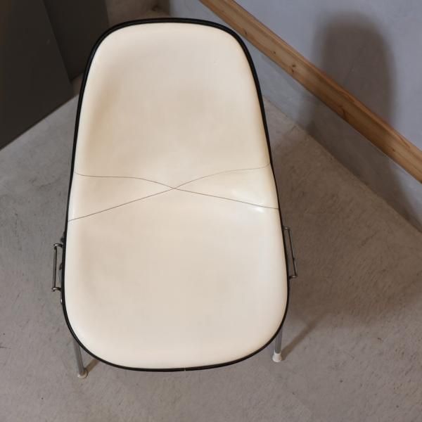 Hermanmiller(ハーマンミラー)社のイームズ スタッキングベース Hermanmiller(ハーマンミラー)社のイームズ スタッキングベース