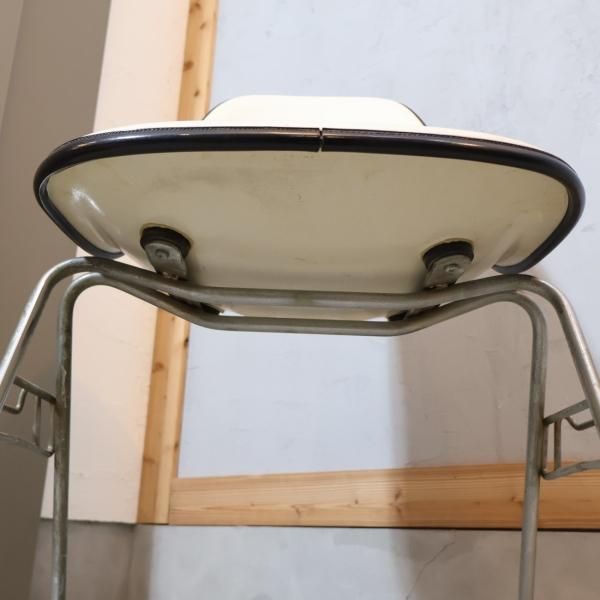 Hermanmiller(ハーマンミラー)社のイームズ スタッキングベース Hermanmiller(ハーマンミラー)社のイームズ スタッキングベース