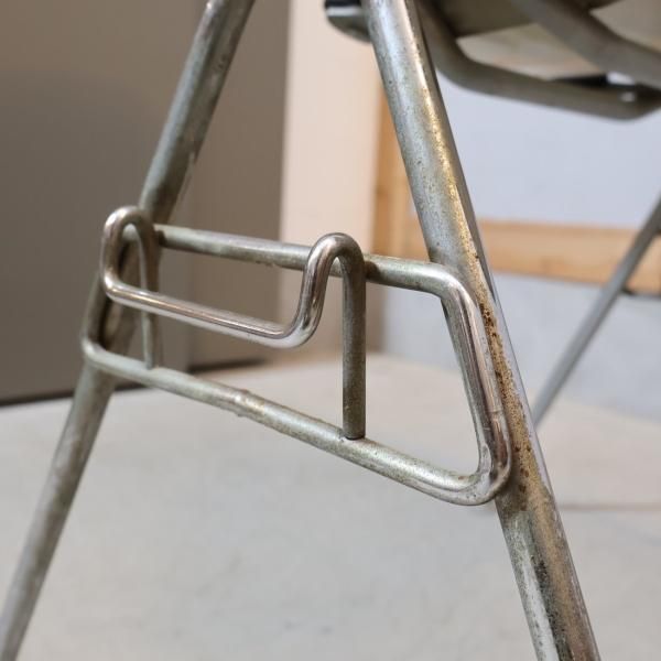Hermanmiller(ハーマンミラー)社のイームズ スタッキングベース Hermanmiller(ハーマンミラー)社のイームズ スタッキングベース