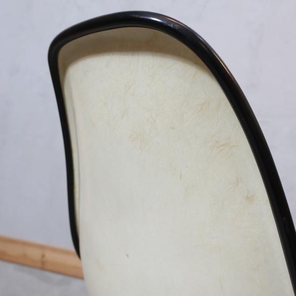 Hermanmiller(ハーマンミラー)社のイームズ スタッキングベース Hermanmiller(ハーマンミラー)社のイームズ スタッキングベース
