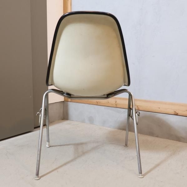 Hermanmiller(ハーマンミラー)社のイームズ スタッキングベース Hermanmiller(ハーマンミラー)社のイームズ スタッキングベース