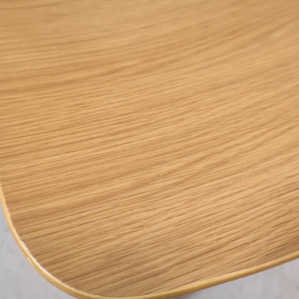 人気の無印良品(MUJI)のオーク材を使用したラウンドチェアーです 人気の無印良品(MUJI)のオーク材を使用したラウンドチェアーです