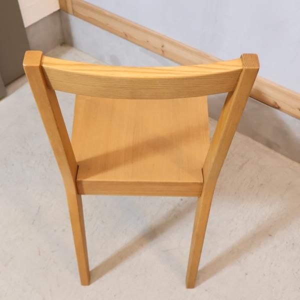 人気の無印良品(MUJI)のタモ無垢材を使用したダイニングチェアー