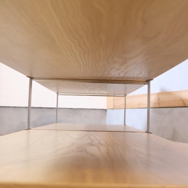 無印良品(MUJI)の人気のオーク材×ステンレス 3段ユニットシェルフです。スッキリとしたデザインはリビングの飾り棚や1ROOMなどの1人 暮らしの方の本棚などにも最適なラックです。 - kokoelma -ココエルマ- 雑貨・中古家具・北欧家具・アンティーク家具の通販 インテリア 