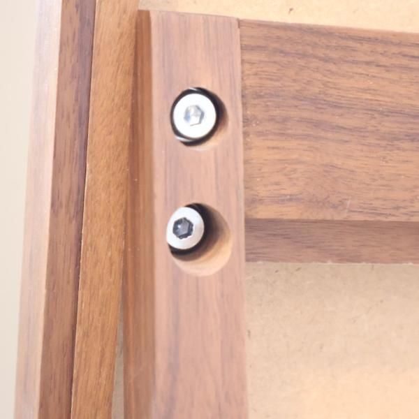 人気の無印良品(MUJI)よりウォールナット材・木製ミラーです 人気の無印良品(MUJI)よりウォールナット材・木製ミラーです