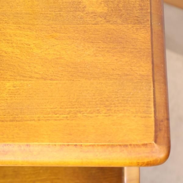 Karimoku(カリモク家具)のCOLONIAL(コロニアル)シリーズの電話台 Karimoku(カリモク家具)のCOLONIAL(コロニアル)シリーズの電話台