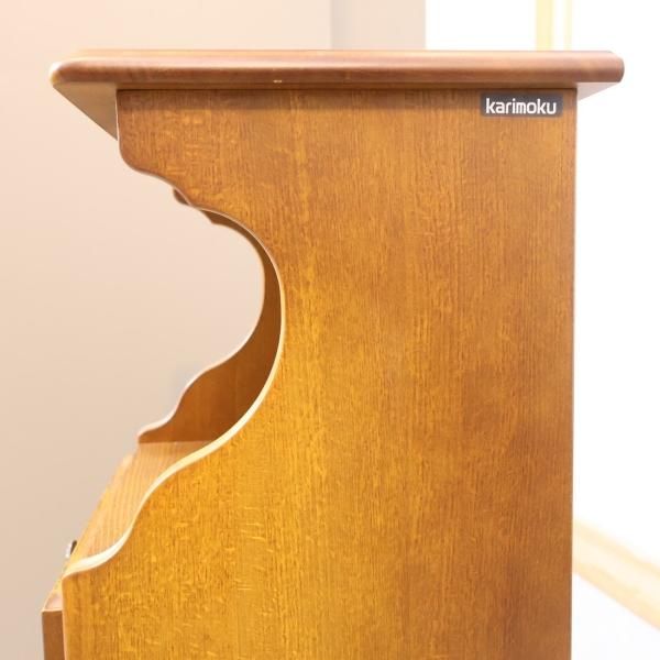 Karimoku(カリモク家具)のCOLONIAL(コロニアル)シリーズの電話台 Karimoku(カリモク家具)のCOLONIAL(コロニアル)シリーズの電話台