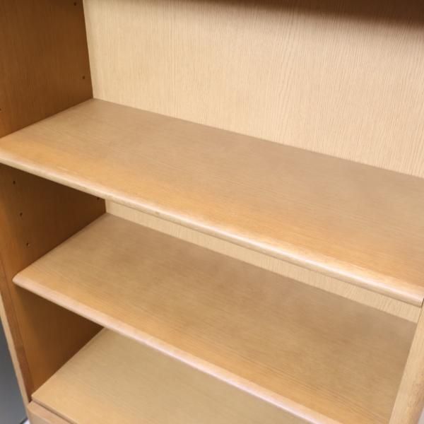 karimoku(カリモク家具)より書棚/オーク材です!引き出し付きの karimoku(カリモク家具)より書棚/オーク材です!引き出し付きの