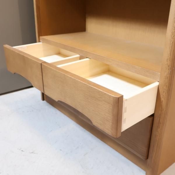 karimoku(カリモク家具)より書棚/オーク材です!引き出し付きの karimoku(カリモク家具)より書棚/オーク材です!引き出し付きの