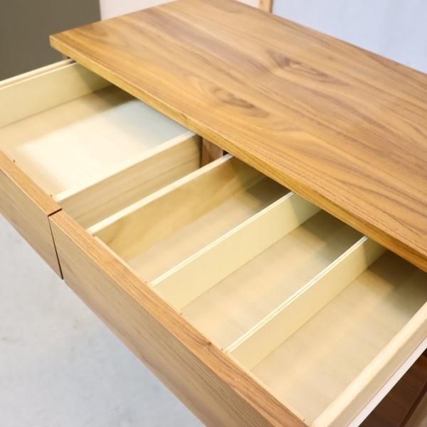 人気の無印良品(MUJI)のウォールナット材 キャビネット・木製扉 人気の無印良品(MUJI)のウォールナット材 キャビネット・木製扉