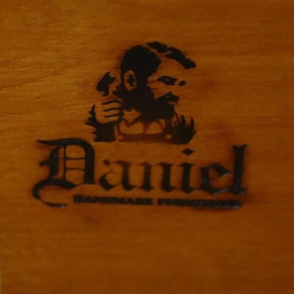 Daniel(横浜ダニエル)のレオナ リビングテーブルです。英国 Daniel(横浜ダニエル)のレオナ リビングテーブルです。英国
