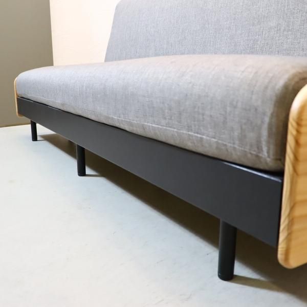 福岡大川の家具メーカーMeuble(モーブル)とディノスがSDGsへの取り組みでコラボレーションしたごろ寝ソファベッド。時を刻む日田杉の大径木を 現代の住空間に合う商品に再生した3人掛けソファです。 - kokoelma -ココエルマ- 雑貨・中古家具・北欧家具・アンティーク家具の 