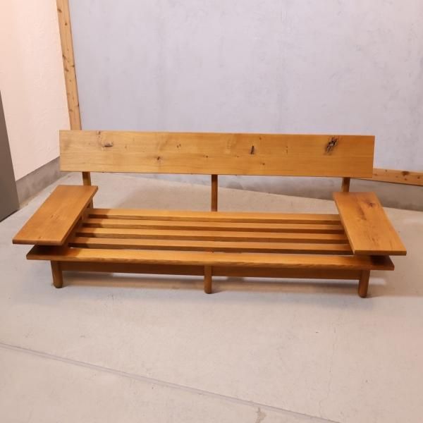飛騨高山の家具メーカー キツツキマークの飛騨産業(HIDA)より森 飛騨高山の家具メーカー キツツキマークの飛騨産業(HIDA)より森