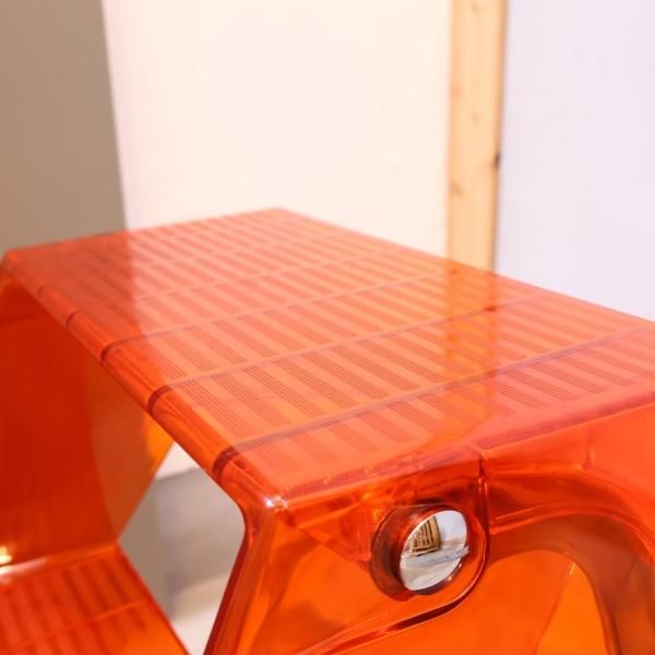 イタリアのデザイナーズ家具ブランドKARTELL(カルテル)のUPPER イタリアのデザイナーズ家具ブランドKARTELL(カルテル)のUPPER