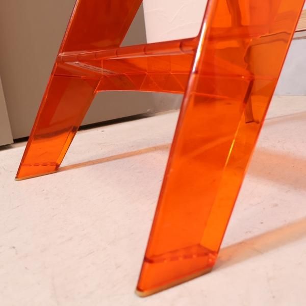 イタリアのデザイナーズ家具ブランドKARTELL(カルテル)のUPPER イタリアのデザイナーズ家具ブランドKARTELL(カルテル)のUPPER