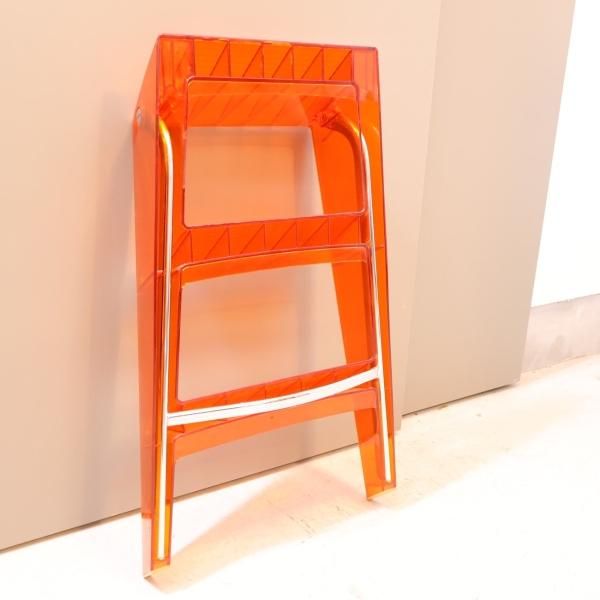 イタリアのデザイナーズ家具ブランドKARTELL(カルテル)のUPPER イタリアのデザイナーズ家具ブランドKARTELL(カルテル)のUPPER