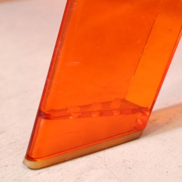 イタリアのデザイナーズ家具ブランドKARTELL(カルテル)のUPPER イタリアのデザイナーズ家具ブランドKARTELL(カルテル)のUPPER