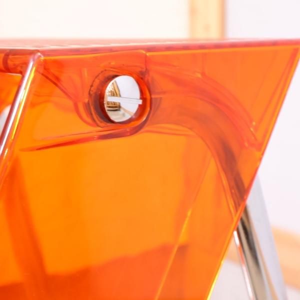 イタリアのデザイナーズ家具ブランドKARTELL(カルテル)のUPPER イタリアのデザイナーズ家具ブランドKARTELL(カルテル)のUPPER