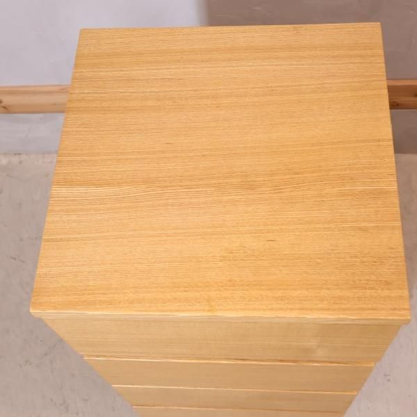 人気の無印良品(MUJI)のタモ材を使用した木製チェスト・4段です 人気の無印良品(MUJI)のタモ材を使用した木製チェスト・4段です