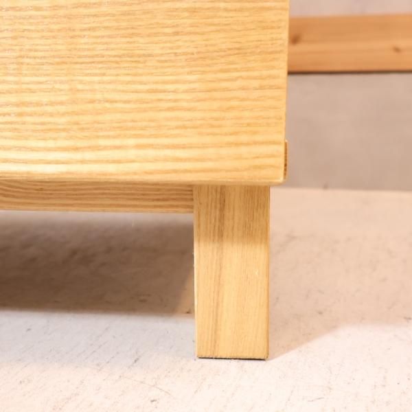 人気の無印良品(MUJI)のタモ材を使用した木製チェスト・4段です 人気の無印良品(MUJI)のタモ材を使用した木製チェスト・4段です