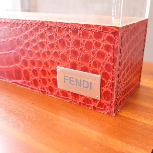 イタリアのブランド FENDIのインテリアコレクション FENDI CASA イタリアのブランド FENDIのインテリアコレクション FENDI CASA