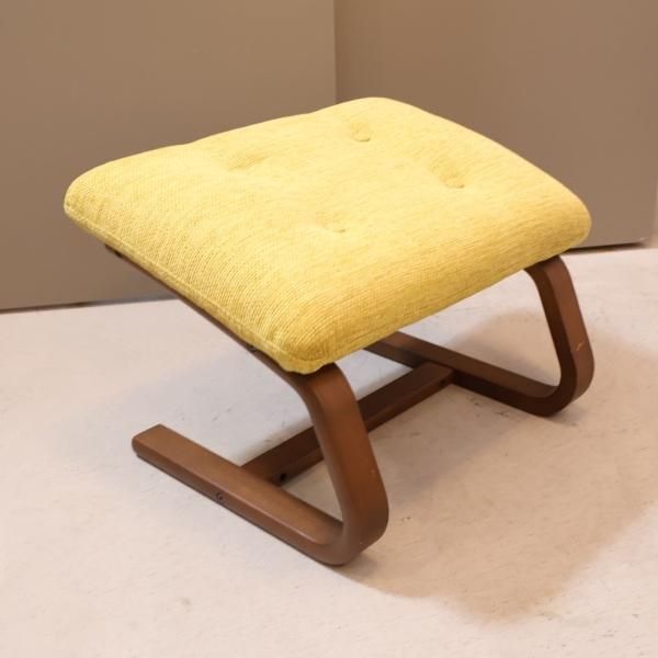 FUJI FURNITURE(冨士ファニチア)のAgio(アージオ)スツールです FUJI FURNITURE(冨士ファニチア)のAgio(アージオ)スツールです