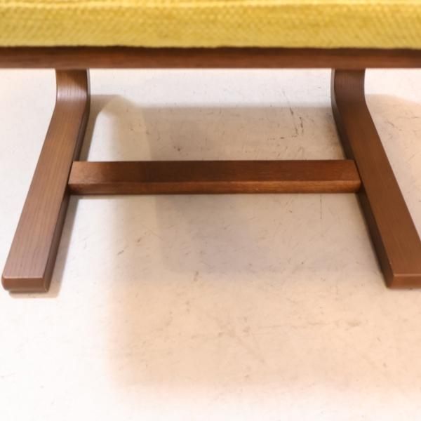 FUJI FURNITURE(冨士ファニチア)のAgio(アージオ)スツールです FUJI FURNITURE(冨士ファニチア)のAgio(アージオ)スツールです
