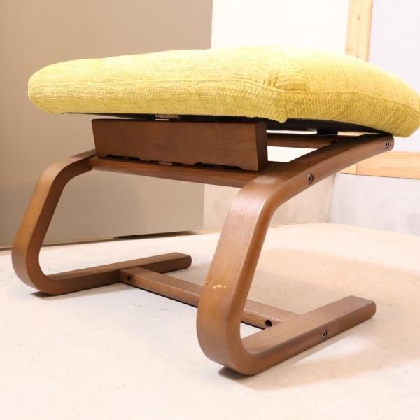 FUJI FURNITURE(冨士ファニチア)のAgio(アージオ)スツールです FUJI FURNITURE(冨士ファニチア)のAgio(アージオ)スツールです