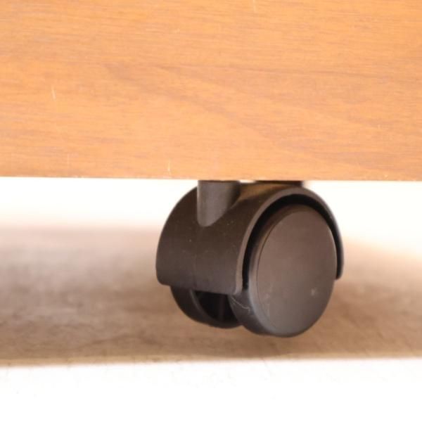 ACTUS(アクタス)で取り扱われていたウォールナット材のデスク ACTUS(アクタス)で取り扱われていたウォールナット材のデスク