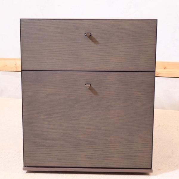Cassina ixc.(カッシーナ イクスシー)で取り扱われていたサイド Cassina ixc.(カッシーナ イクスシー)で取り扱われていたサイド