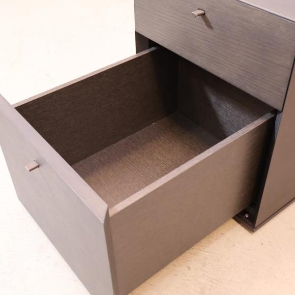 Cassina ixc.(カッシーナ イクスシー)で取り扱われていたサイド Cassina ixc.(カッシーナ イクスシー)で取り扱われていたサイド