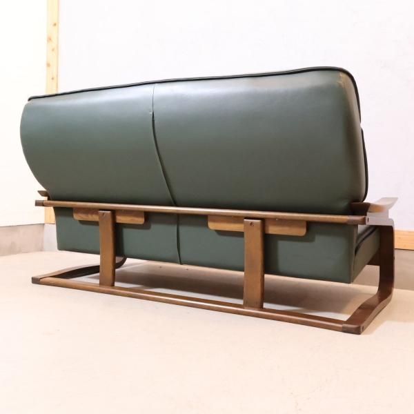FUJI FURNITURE(冨士ファニチア)の本革 2人掛けソファーです FUJI FURNITURE(冨士ファニチア)の本革 2人掛けソファーです