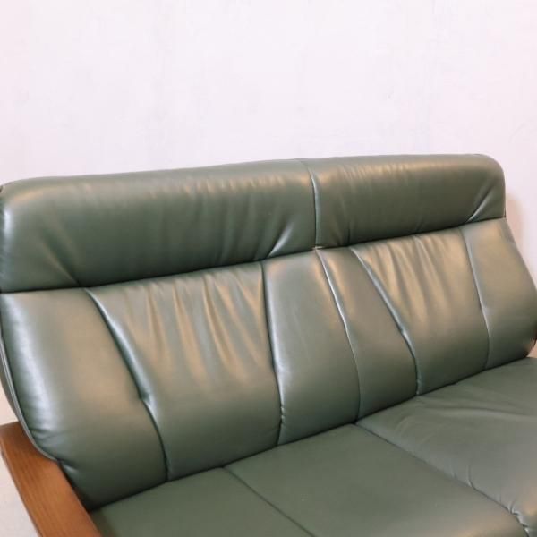 FUJI FURNITURE(冨士ファニチア)の本革 2人掛けソファーです FUJI FURNITURE(冨士ファニチア)の本革 2人掛けソファーです