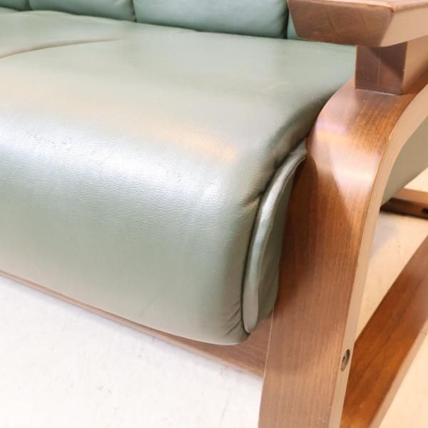 FUJI FURNITURE(冨士ファニチア)の本革 2人掛けソファーです FUJI FURNITURE(冨士ファニチア)の本革 2人掛けソファーです