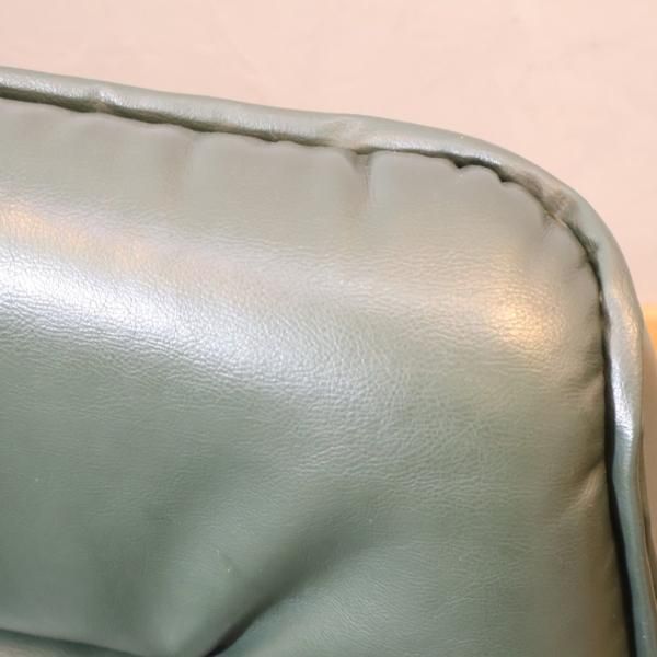 FUJI FURNITURE(冨士ファニチア)の本革 2人掛けソファーです FUJI FURNITURE(冨士ファニチア)の本革 2人掛けソファーです