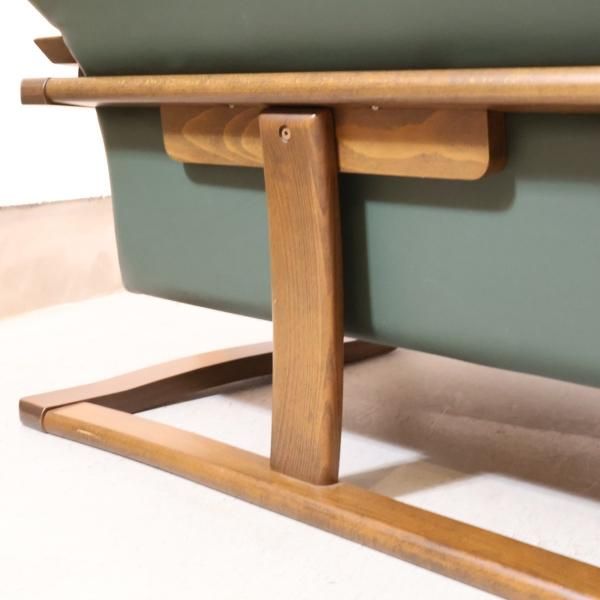 FUJI FURNITURE(冨士ファニチア)の本革 2人掛けソファーです FUJI FURNITURE(冨士ファニチア)の本革 2人掛けソファーです