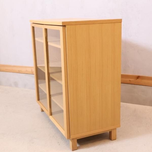 人気の無印良品(MUJI)のオーク材 キャビネット・ガラス扉です 人気の無印良品(MUJI)のオーク材 キャビネット・ガラス扉です