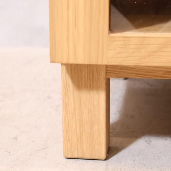 人気の無印良品(MUJI)のオーク材 キャビネット・ガラス扉です 人気の無印良品(MUJI)のオーク材 キャビネット・ガラス扉です