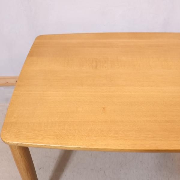 飛騨の家具メーカーKASHIWA(柏木工)のオーク無垢材を使用した 飛騨の家具メーカーKASHIWA(柏木工)のオーク無垢材を使用した