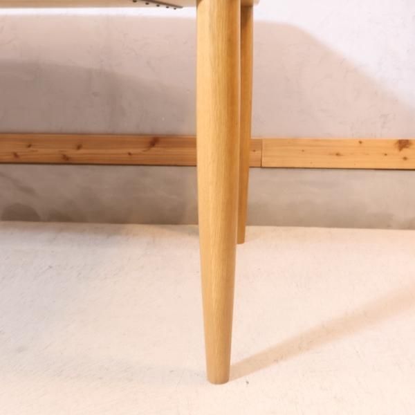 飛騨の家具メーカーKASHIWA(柏木工)のオーク無垢材を使用した 飛騨の家具メーカーKASHIWA(柏木工)のオーク無垢材を使用した