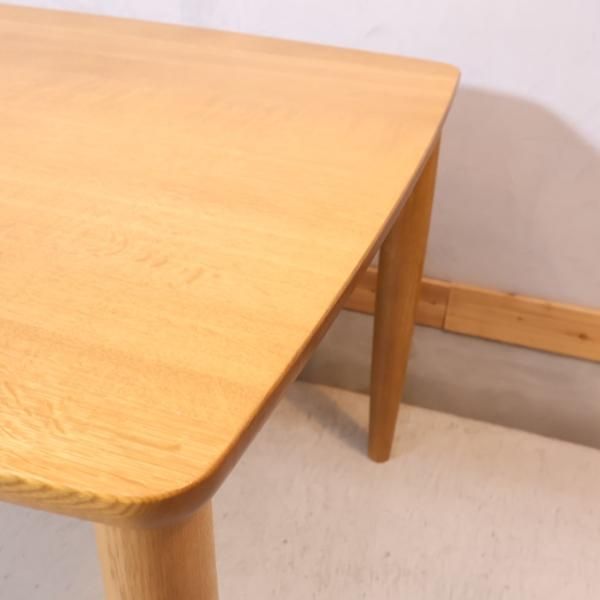 飛騨の家具メーカーKASHIWA(柏木工)のオーク無垢材を使用した 飛騨の家具メーカーKASHIWA(柏木工)のオーク無垢材を使用した
