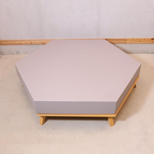 ベルギーの家具ブランド sixinch(シックスインチ)より六角形の ベルギーの家具ブランド sixinch(シックスインチ)より六角形の