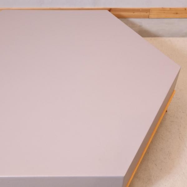 ベルギーの家具ブランド sixinch(シックスインチ)より六角形の ベルギーの家具ブランド sixinch(シックスインチ)より六角形の