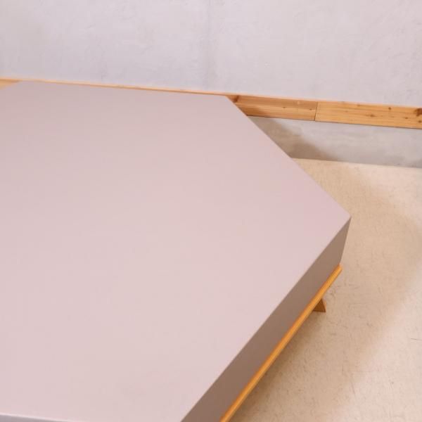 ベルギーの家具ブランド sixinch(シックスインチ)より六角形の ベルギーの家具ブランド sixinch(シックスインチ)より六角形の