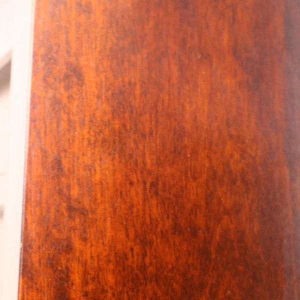 北海道民芸家具(HOKUMIN)のカバ無垢材を使用した、茶棚です 北海道民芸家具(HOKUMIN)のカバ無垢材を使用した、茶棚です