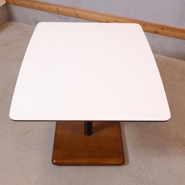 karimoku60(カリモク60+) カフェテーブル/ホワイトです。ソファ karimoku60(カリモク60+) カフェテーブル/ホワイトです。ソファ
